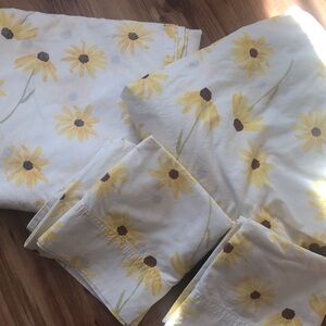 Garnet Hill vintage sunflower queen bed sheet set